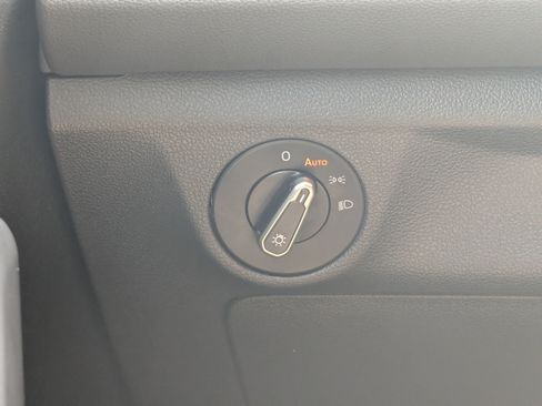 Certified 2025 Volkswagen Jetta Sport FWD image 26