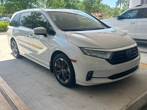 Used 2023 Honda Odyssey Elite image 3
