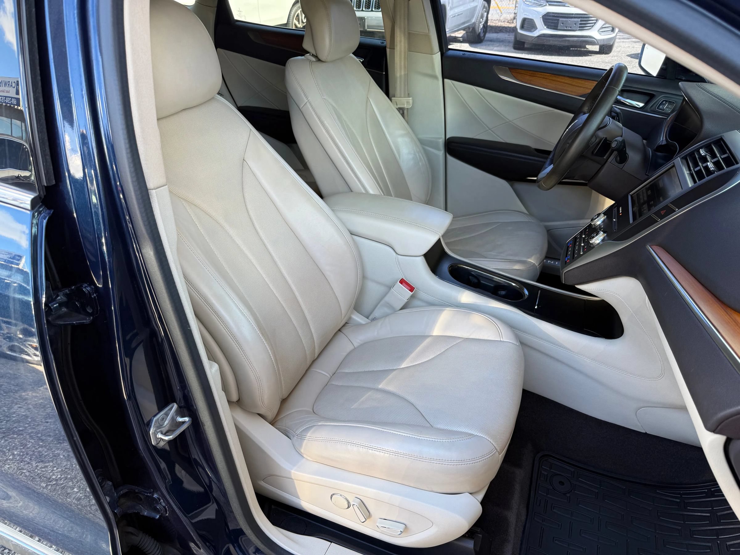 Used 2015 Lincoln MKC FWD w/ Equipment Group 102A Reserve image 16