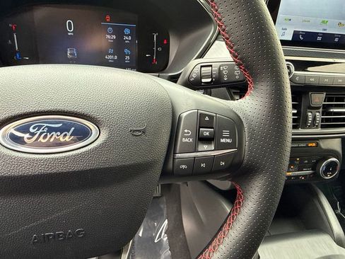 Used 2025 Ford Escape ST-Line Select AWD/4WD image 14