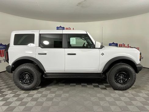 New 2026 Ford Bronco Outer Banks w/ Sasquatch Package AWD/4WD image 2
