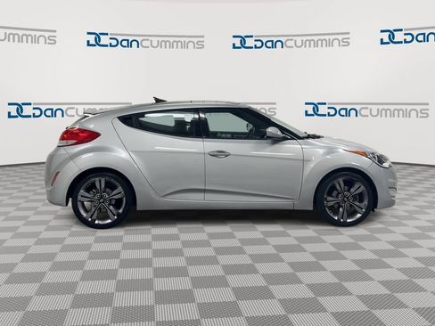 Used 2016 Hyundai Veloster w/ Option Group 02 FWD image 9