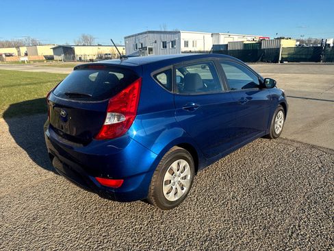 Used 2017 Hyundai Accent SE image 3