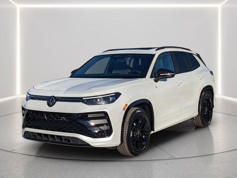 New 2026 Volkswagen Tiguan SE R-Line FWD image 5