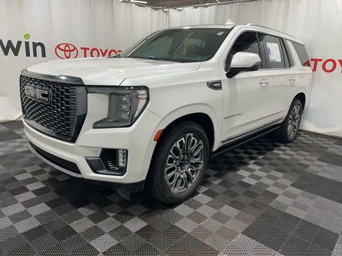 Used 2023 GMC Yukon Denali Ultimate image 3