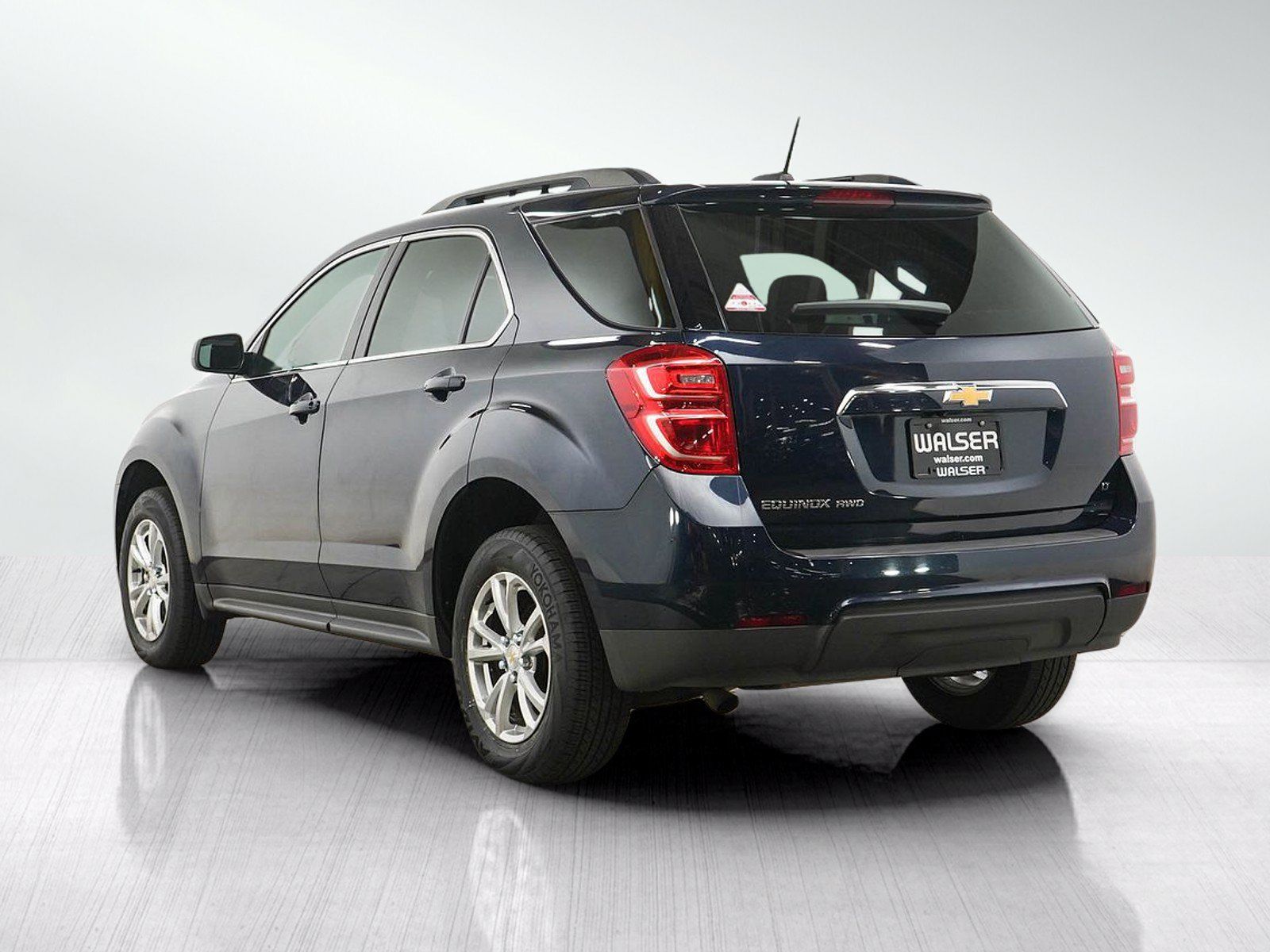 Used 2017 Chevrolet Equinox LT w/ Convenience Package AWD/4WD image 3