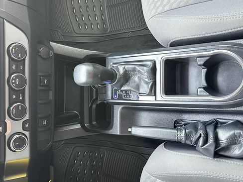 Used 2022 Toyota Tacoma SR AWD/4WD image 30