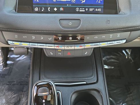 Used 2021 Cadillac XT4 Luxury w/ Cold Weather Package image 16