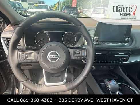 Used 2021 Nissan Rogue SV w/ Premium Package AWD/4WD image 12