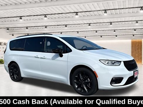 New 2026 Chrysler Pacifica Select w/ S Appearance Package FWD image 14