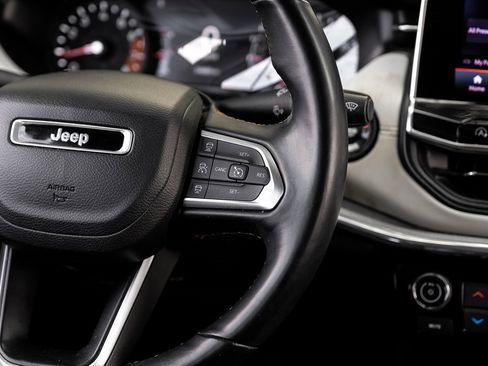 Used 2022 Jeep Compass Limited image 27