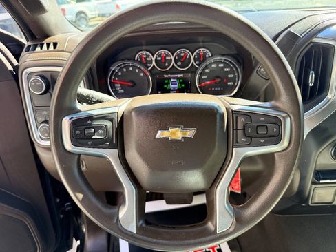 Used 2020 Chevrolet Silverado 1500 LT image 22