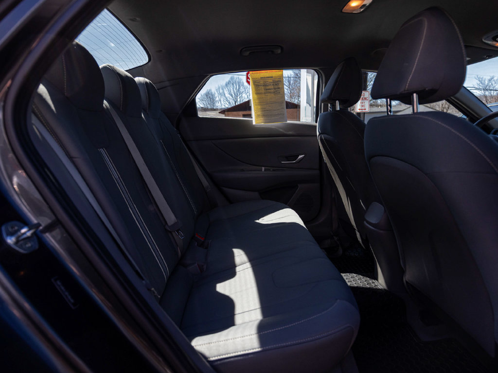 Used 2023 Hyundai Elantra SEL w/ Cargo Package FWD image 29