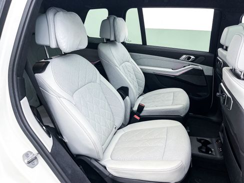 Used 2023 BMW X7 xDrive40i w/ M Sport Package image 49