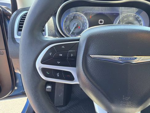 Used 2022 Chrysler 300 Touring L RWD image 25