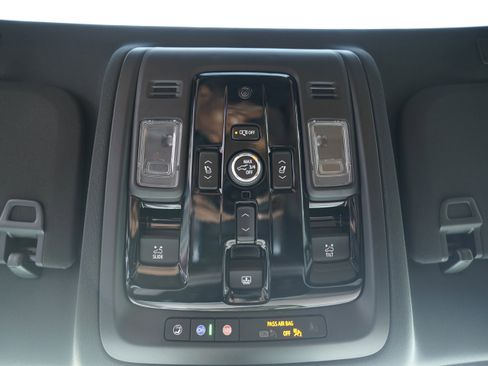 New 2026 Chevrolet Suburban High Country image 23