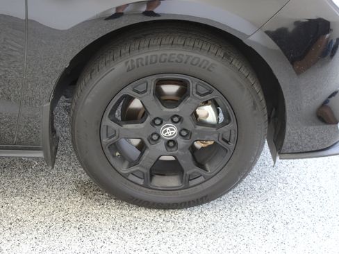 Certified 2025 Toyota Sienna XLE Woodland Edition AWD/4WD image 5