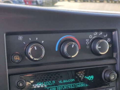 Used 2024 Chevrolet Express 2500 w/ Driver Convenience Package image 17