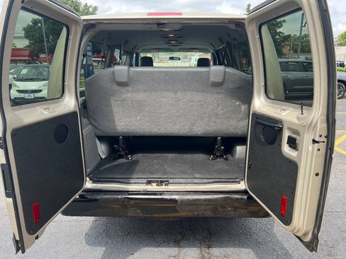 Used 2013 Ford E-350 and Econoline 350 XL RWD image 15