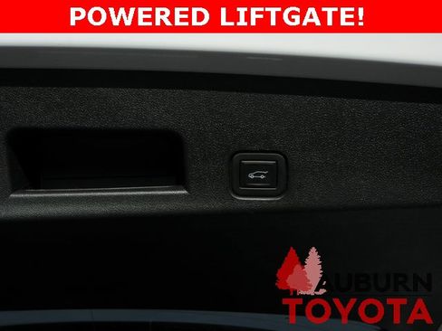 Used 2025 Chevrolet Traverse LT w/ Midnight/Sport Edition image 8