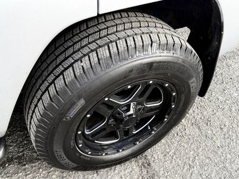 Used 2004 Toyota 4Runner SR5 image 27