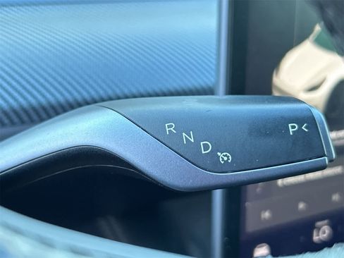 Used 2021 Tesla Model Y Long Range image 17