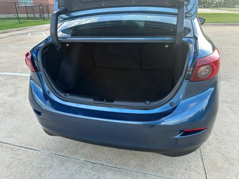 Used 2017 MAZDA MAZDA3 Touring w/ Popular Equipment Package FWD image 18