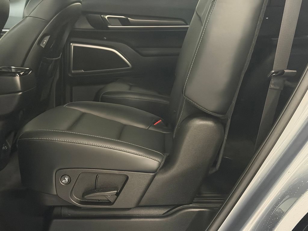 Used 2025 Kia Telluride S AWD/4WD image 24