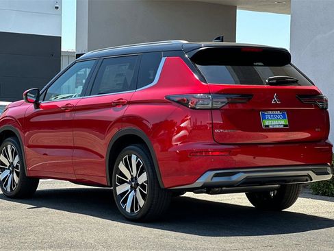New 2025 Mitsubishi Outlander SEL image 7