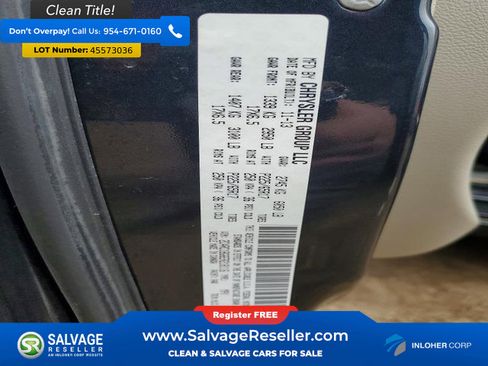 Used 2014 Chrysler Town & Country Touring FWD image 17