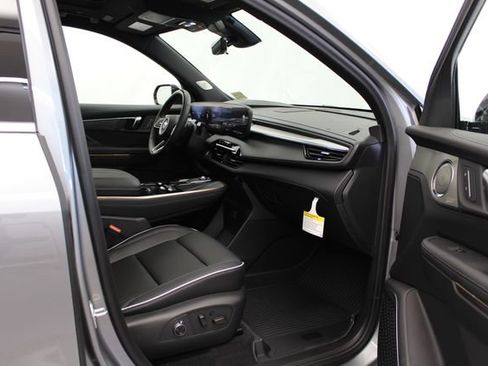 New 2026 Buick Enclave Avenir w/ Super Cruise Package image 32