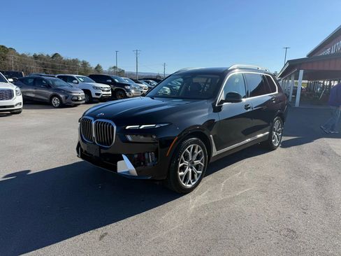 Used 2023 BMW X7 xDrive40i image 2