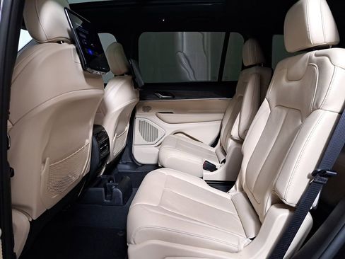 Used 2023 Jeep Grand Cherokee L Limited w/ Black Appearance Package image 22