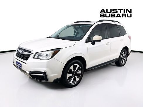 Used 2017 Subaru Forester 2.5i Premium AWD/4WD image 3