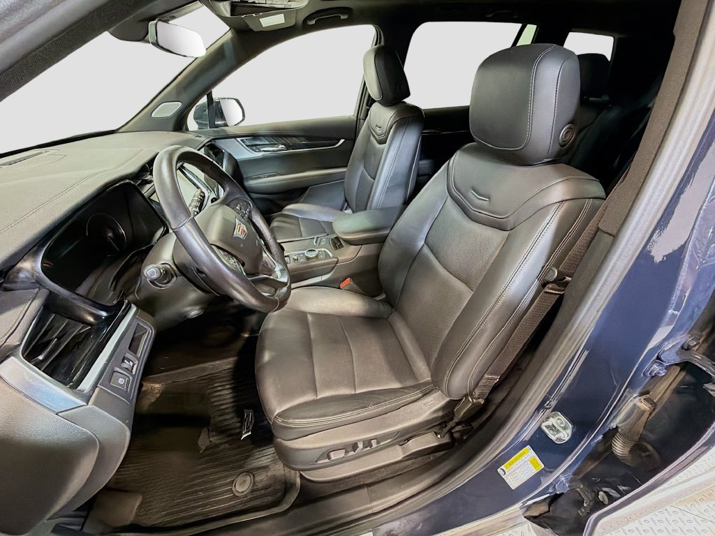 Used 2024 Cadillac XT6 Premium Luxury w/ LPO, Floor Liner Package AWD/4WD image 23