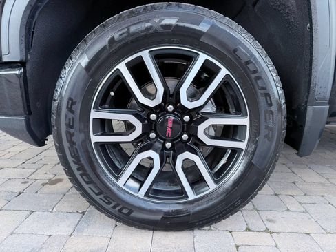 Used 2022 GMC Sierra 1500 AT4 w/ Technology Package AWD/4WD image 46