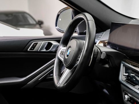 Used 2025 BMW X6 xDrive40i w/ Climate Comfort Package image 18