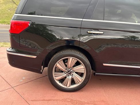 Used 2018 Lincoln Navigator Reserve w/ Technology Package image 33
