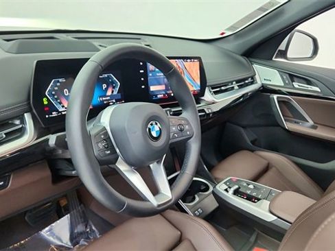 Used 2024 BMW X1 xDrive28i w/ Premium Package image 19