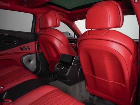 Used 2020 Bentley Flying Spur W12 image 36