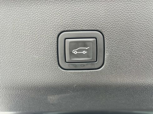 Used 2023 GMC Yukon Denali w/ Denali Reserve Package AWD/4WD image 9