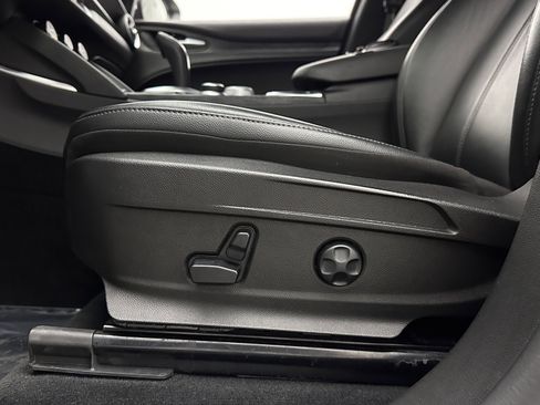 Used 2023 Alfa Romeo Stelvio Sprint RWD image 15