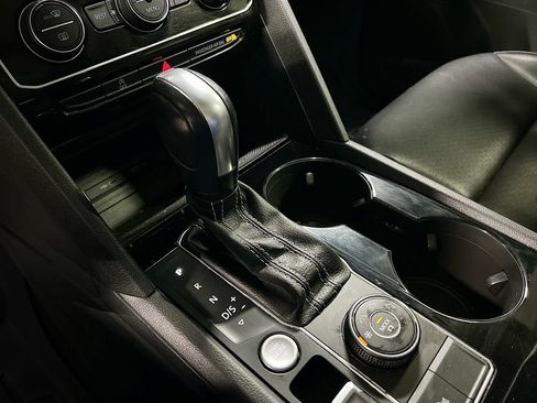 Used 2022 Volkswagen Atlas SEL image 17