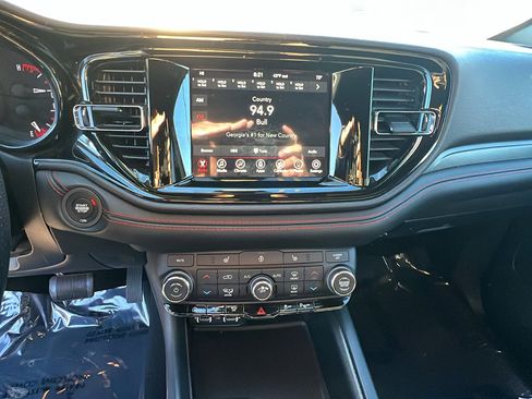Used 2023 Dodge Durango GT image 33