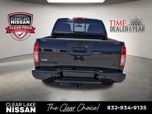 Used 2020 Nissan Frontier SV w/ Midnight Edition Floor Mats RWD image 6