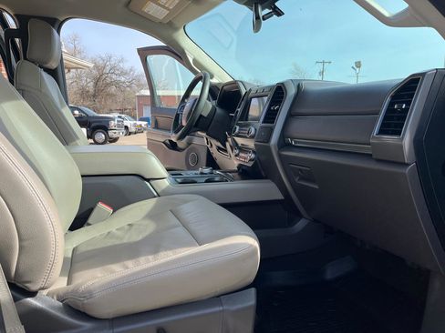 Used 2020 Ford Expedition Max XLT w/ Equipment Group 202A image 9