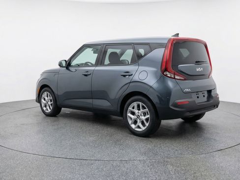 Used 2025 Kia Soul LX w/ LX Technology Package FWD image 6