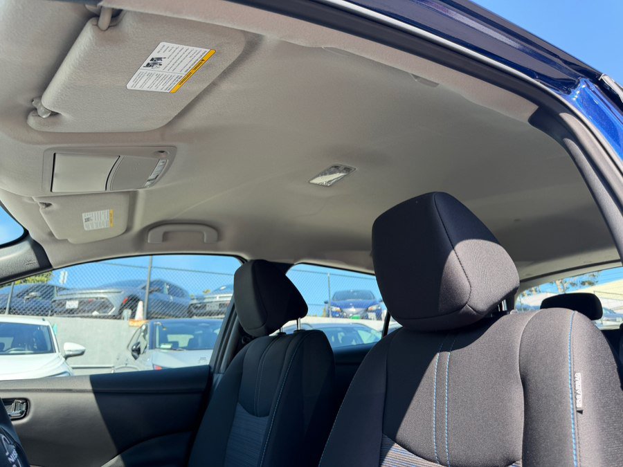 Used 2025 Nissan Leaf S FWD image 17