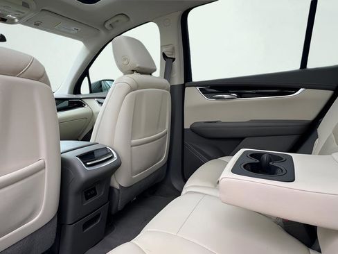 Used 2021 Cadillac XT6 Premium Luxury FWD image 13