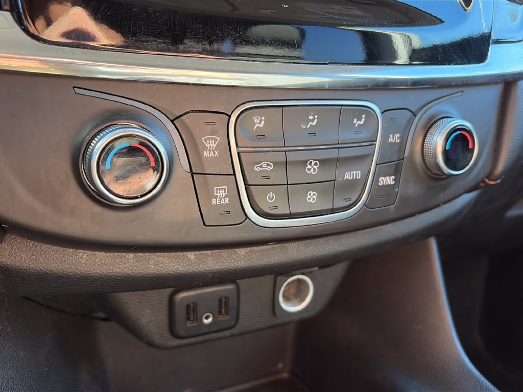 Used 2018 Chevrolet Traverse LS AWD/4WD image 21